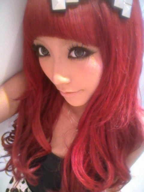 Love the red hair !