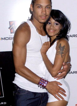 stellavex:  R.I.P. Lisa “Left Eye” Lopes. 