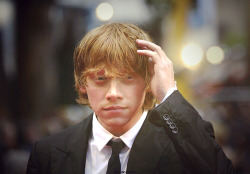 sleazyfor-ronaldweasley:  Congratulations on your ginger sex hairAm I the only one who’s noticed this before or…..  It&rsquo;s called his bangs are too long, tbh. I DON&rsquo;T SEE PHOTOSETS OF ME DOING THIS ALWAYS.  WHY AM I NOT FAMOUS, OBVS?
