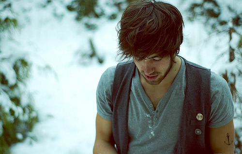 paintastory:  who what? i want this boy and his v neck and vest and snow and scruff. unf.  ^^^^^^^^^^^^^ 