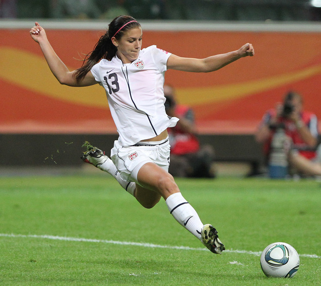 beneaththemangotreee:  alex morgan. what.  