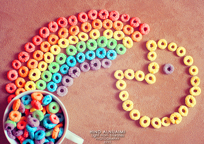 Pac-Man, Fruit Loops and fun! Photographer Hind alNuaimi shows off the right way to enjoy your morning breakfast.
Yum-Yum.. Taste The RAINBOW by Hind alNuaimi (Twitter)
Via: Oculoid