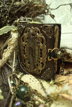 i-adore-etsy:  Boho Opulence by AlteredAlchemy 