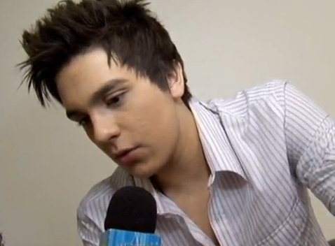 tell-mewhereyouare:   Repórter: Pra quem, ou pra que você fica de cara? Luan Santana: Eu fico de cara com a exploração sexual de crianças.  Tem como não sentir orgulho? 