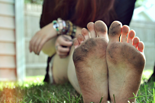 iluvprettyfeet:Untitled by emmakatka on Flickr.