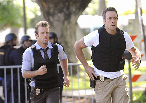 queerrilla:  My dear god, scott caan… peepmycock:  Gotta love ‘Hawaii Five-O’