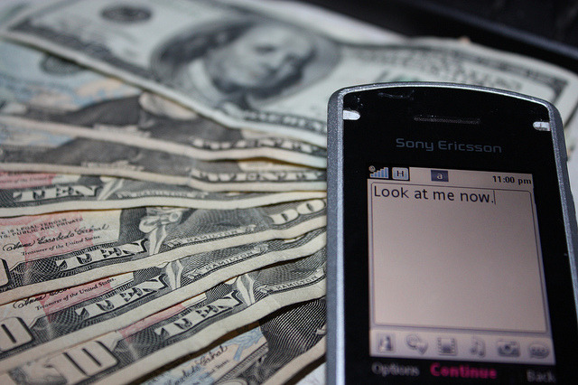dopepictures:  You might want to buy a new phone if your getting paper. hahahahahahaha
