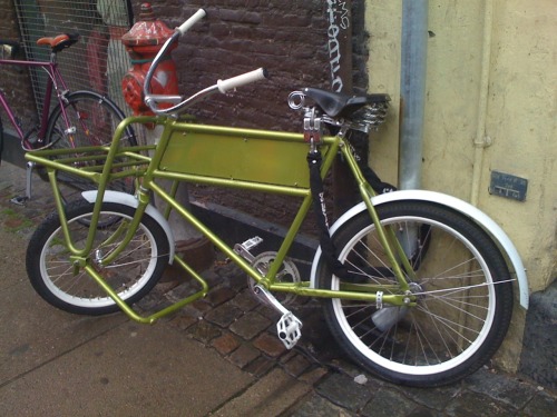 cargobikes:  Almost fell down laughing when I saw this… Venice Beach meets Copenhagen in the latest 