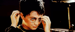 potterbrazil:   Daniel Radcliffe’s screentest for Harry Potter and the Philosopher’s Stone.  the way he puts on his glasses, and the last gif. soo cute Follow this blog, you will love it on your dashboard 