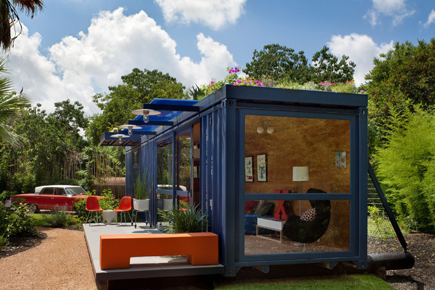 ilikeartalot:  House made out of a shipping container by Poteet Architects 