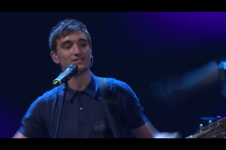 Tom at iTunes Festival 2011.just died