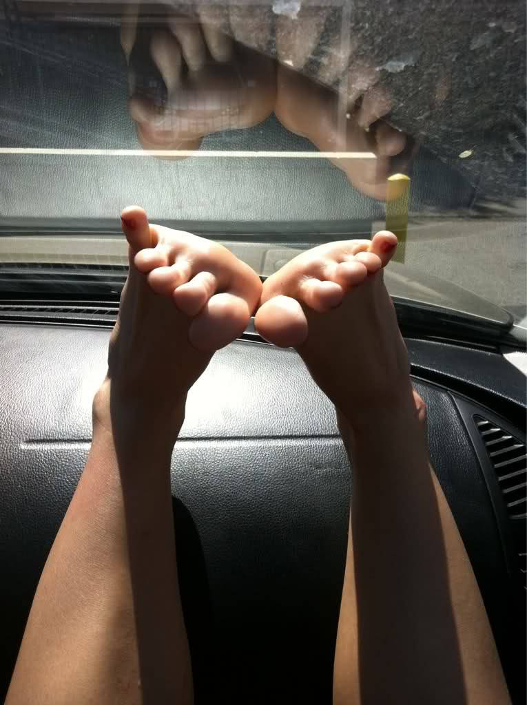barefoot aesthetic