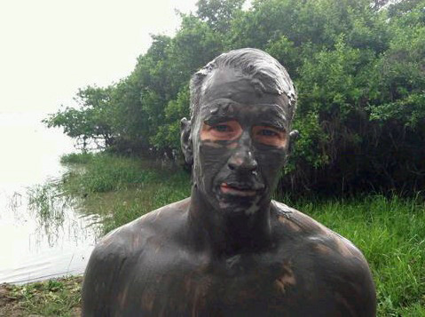 Porn Pics Anderson Cooper: all muddy and wet….