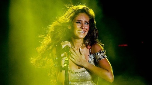 idontlike-u:  Acredite na força dos seus sonhos, Deus é justo, e não colocaria em seu coração um desejo impossível de ser realizado.  Anahi 
