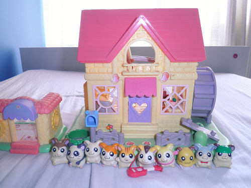 callerina:  antsypantsprincess:  *grabby hands*  I want all the toys!!!  I had all