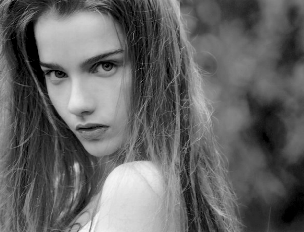 thegothcat:  Elena Lazic 