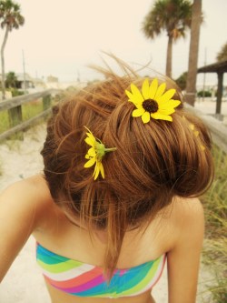 summer-fun-messy-bun:  Queued! (: 