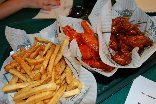 nicolegraceee:  hectorium:  waffleboat:  why am i so hungry.   ughh if only we had this instead of BWW in oxnard  wing stop FTW <3  I know, Wingstop > BWW! haha but i like BWW nonetheless. 