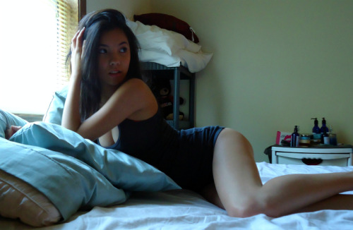 genuinepenguin:  Before work! 8D 