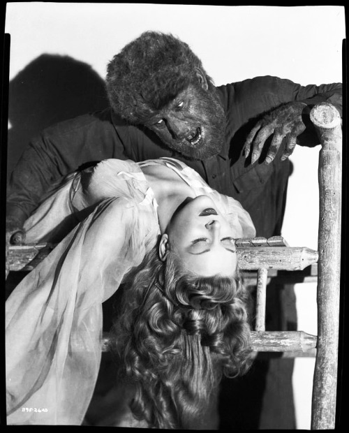 vintagegal:  Lon Chaney, Jr. and Evelyn Ankers in “The Wolf Man” 1941 