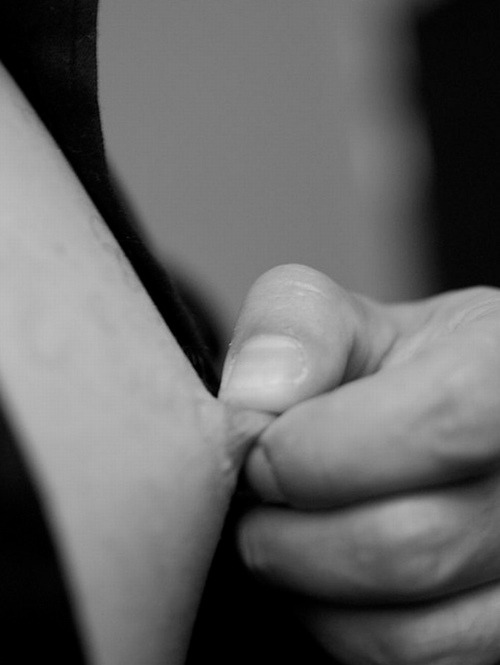 crimson-uncovered:  I’ve never pinched my nipples hard enough for them to hurt.