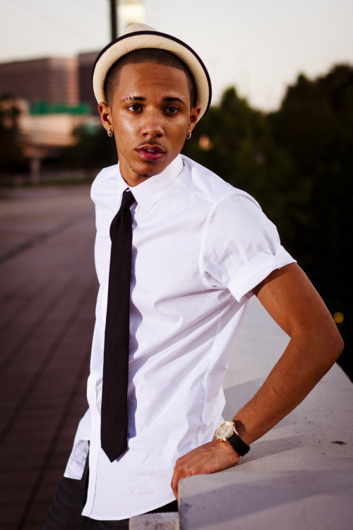 officialporter:  Ladies Love A Gentleman :)