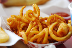 CURLY FACKING FRIES - the only way to go