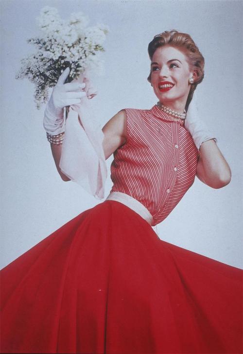 yehyehgrace:  “Chromspun” fabric by Tennessee Eastman Company (c.1950) 