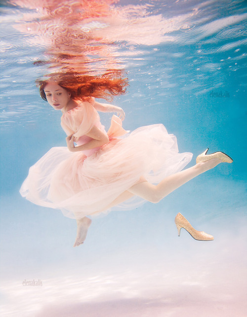 fairytalemood:  “Cinderella” by Elena Kalis
