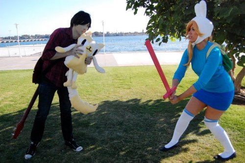 tenaciousbee:  Fionna and Marshall Lee Bee as Fionna and Sterling as Marshall Lee. Taken at the front of the Hilton Bayfront Hotel in San Diego California. Photography by Stephanie Heyden. 
