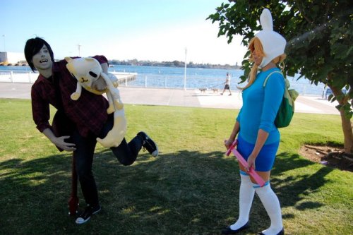 tenaciousbee:  Fionna and Marshall Lee Bee as Fionna and Sterling as Marshall Lee. Taken at the front of the Hilton Bayfront Hotel in San Diego California. Photography by Stephanie Heyden. 