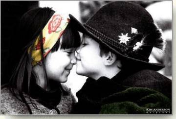 canseideseralone:  De 50 pessoas que dizem “eu gosto de você” ou “eu te amo” apenas 5 gostam de verdade e apenas uma vai te amar 