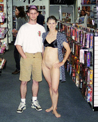 bottomlessgirls:Barb’s bookstore shenanigans (by Sha’ir-Majnun)Let the shenanigans ensue!