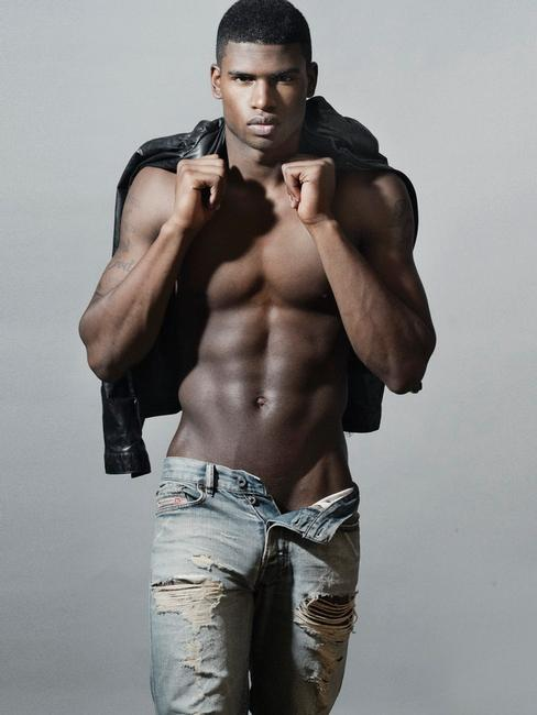 blkinwhite:  superfine blk stud 32