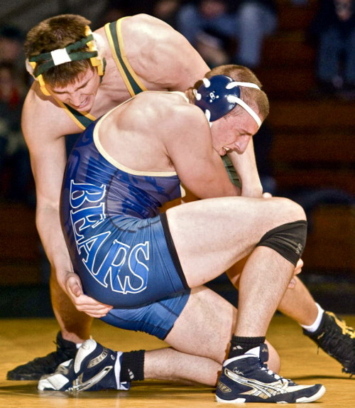 jockbrad:  Swimmers, wrestlers, football players / singlets, jockstraps, speedos and spandex!http://jockbrad.tumblr.com/