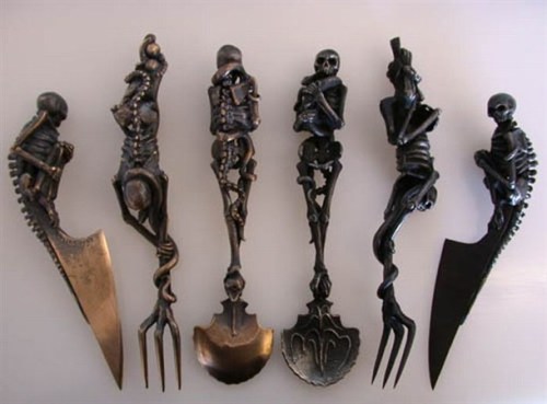 spookyloop:Skeleton cutleryDesigned by André LassenHandmade by Raven Armoury