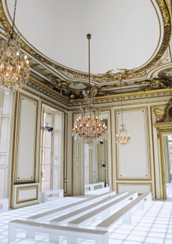 minimaliste:  Balenciaga Fall 2010 Venue