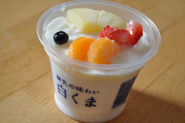 shirokuma (write bear) by babykins. on Flickr.
one of my fav retro ice. cream and sweetened condensed milk and fruit on shaved ice. and i like this name.