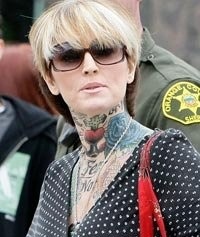 badlilmonkey:  What in the hell happened to Janine Lindemulder?
