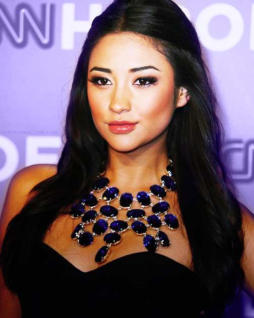shaypublicemily:  Seriously, how are you real? 