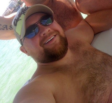 superbears:  CUTE BOY   Always gacub who I wish I could just talk to once in my life O_O  Very cute cub, want to rub the fur! 