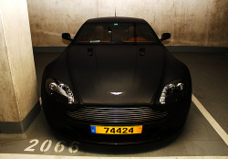 automotivated:  Aston Martin Vantage (by Gemaskerde Muchacho) 