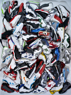 jetsatyoneck:  Kicks for days 