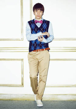 top4eva:  2crazy2function:  Nii Fall ‘09  They ARE SO HOT! 