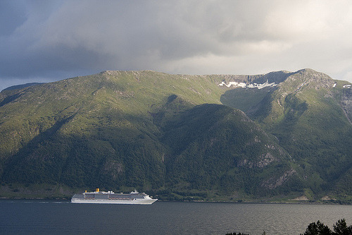 leftsright:  IMG_8392 (by tomdlaugerud) 