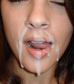 facialsandass:  Thick and creamy, just how she likes it! 