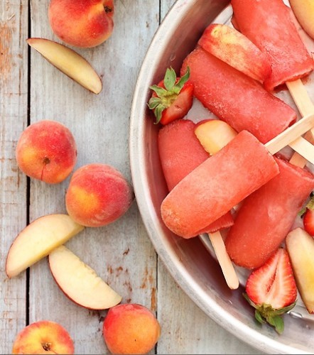 (via Strawberry Peach Vodka Collins Popsicle Recipe)
