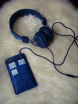 firebolting:  schoolyard-conversations:  #I. NEED. TO. OWN. THIS.  #WHERE CAN I BUY THIS TARDIS iPhone case at Etsy and the Urbanear Headphones in Navy. The headphones actually also have a plug into one of the ears so that your friend can plug their