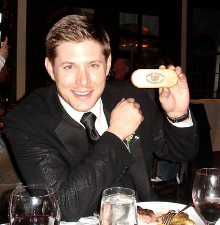 brittanyhasfallen:  Story behind the knife: Jared had knives specially made for his groomsmen. Each of them are personalized by their initials on the blade. Someone who was at the wedding said Jensen’s face when he received the knife “made his evening.”