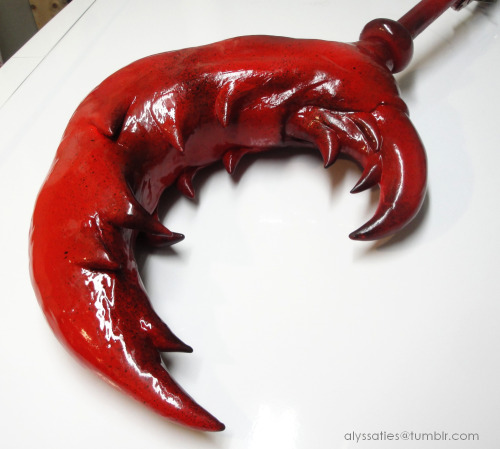 dymentia: alyssaties:  Better pictures of Karkat’s delicious steamed weapon. Because all the b